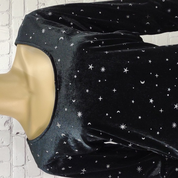 New Wild Fable XL Black Velure with sparkly moon and stars long sleeve bodysuit - Picture 3 of 12